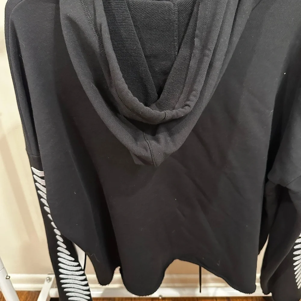 Alo Black and women’s Hoodie